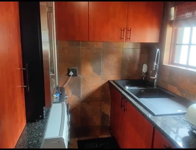 2 BEDROOM HOUSE FOR SALE IN HENLEY ON KLIP
